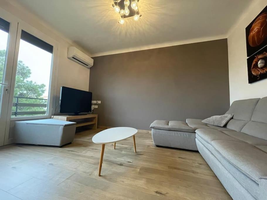 Appartement 2 Chambres +Parking Narbonne Buitenkant foto